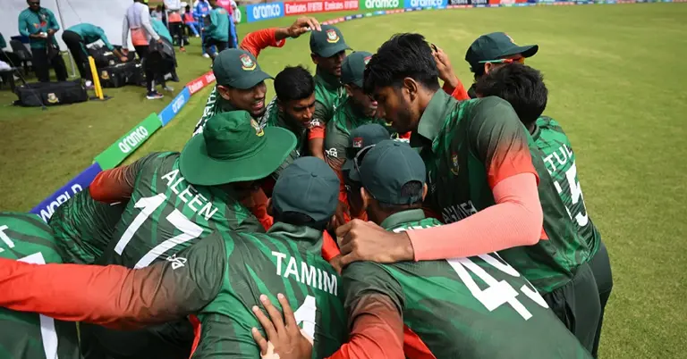 বাংলাদেশ অনূর্ধ্ব-১৯ দলের একাংশ